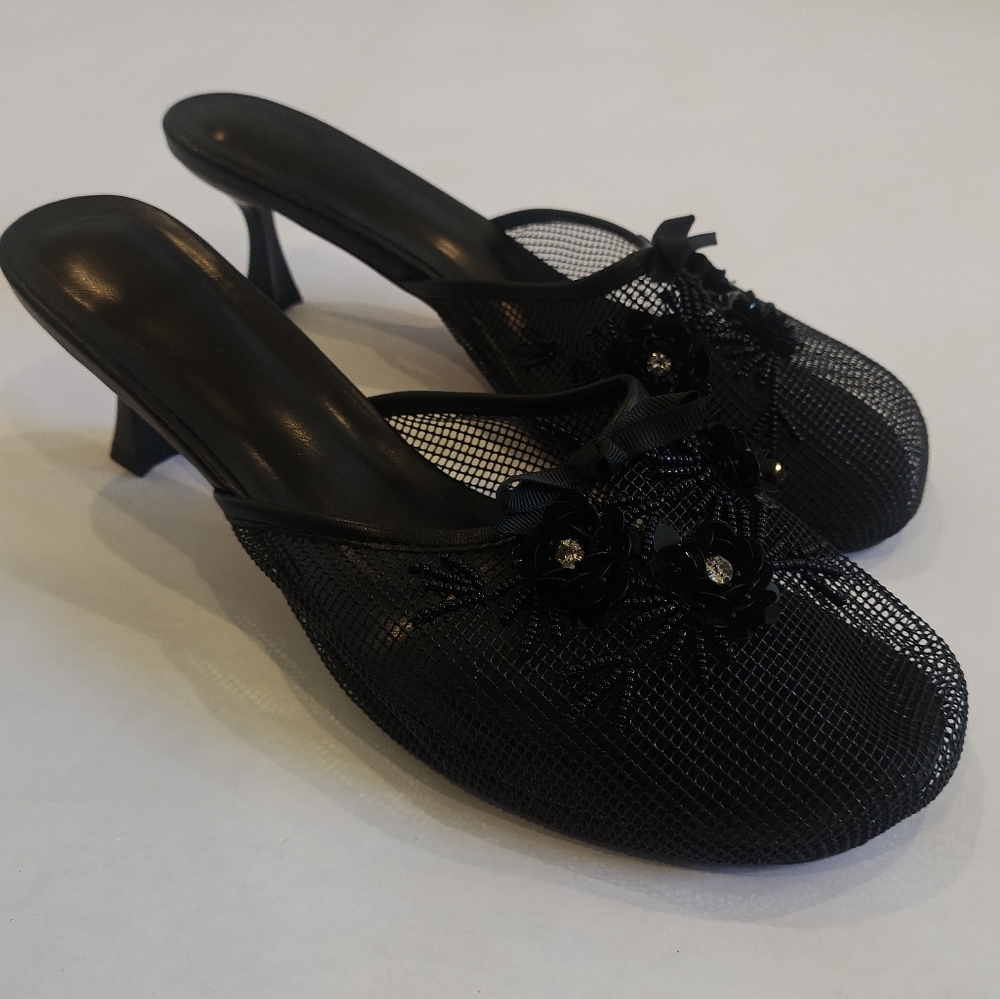 SLIP ON MESH KITTEN HEELS